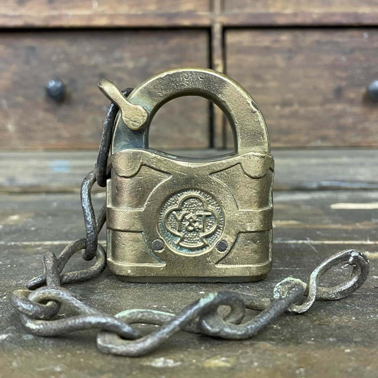 Details about   Vintage Yale & Towne Padlock Y & T  Antique Brass Lock With Key And Chain 