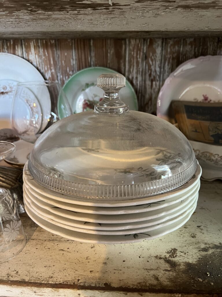plate stack with a glass dome