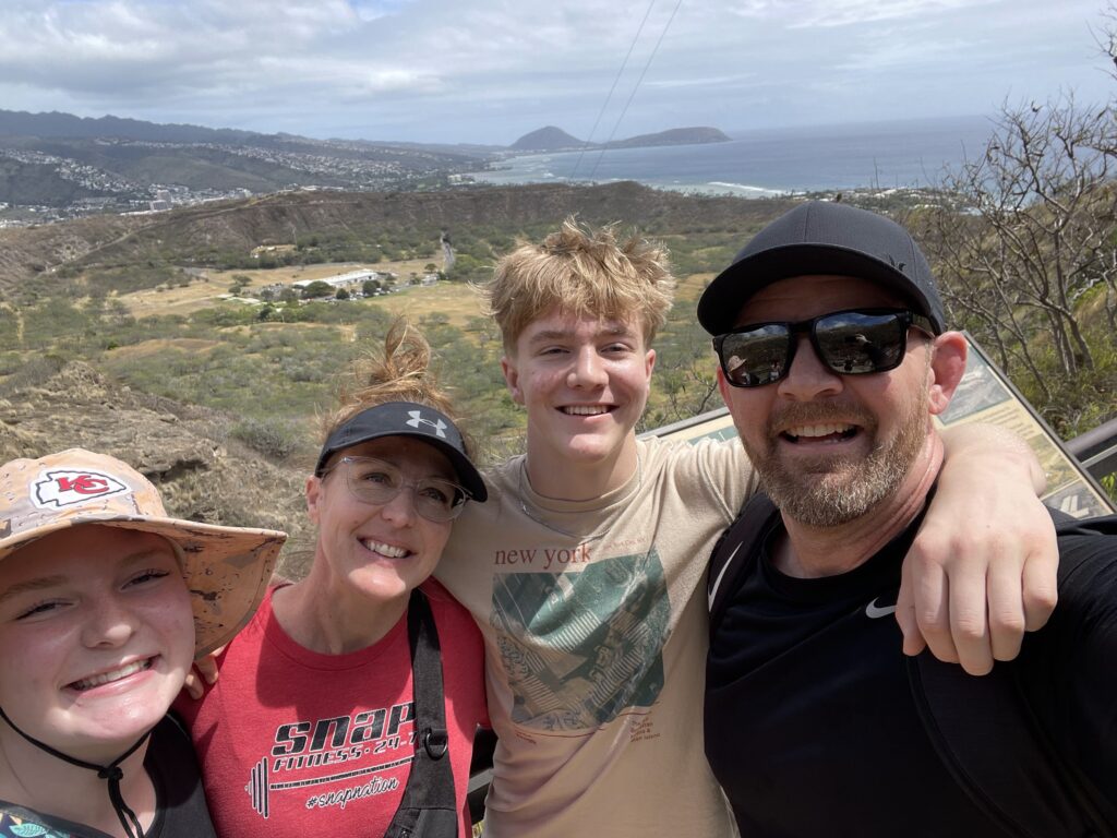 Diamond Head Crater trail family selfie